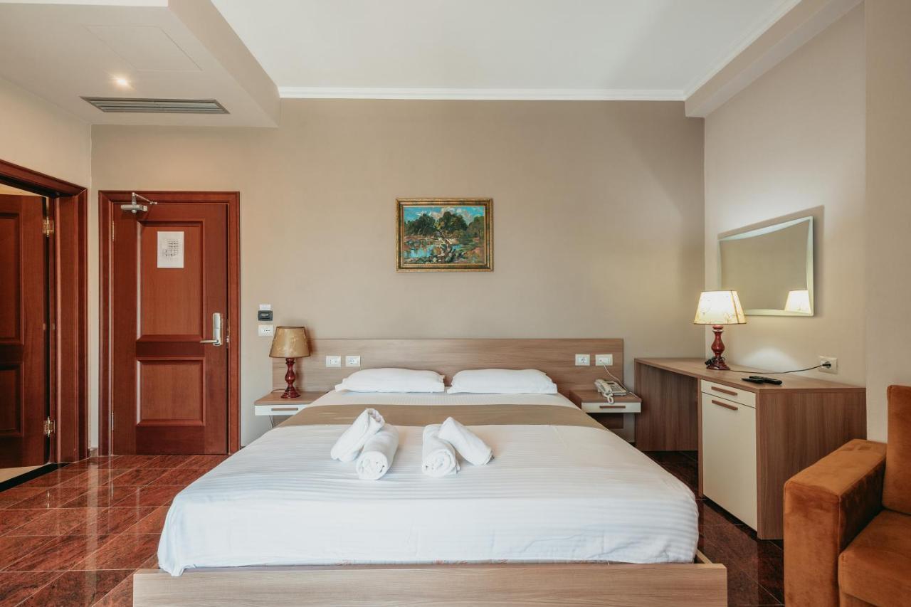 Fishta Hotel & Apartments Velipojë Eksteriør billede